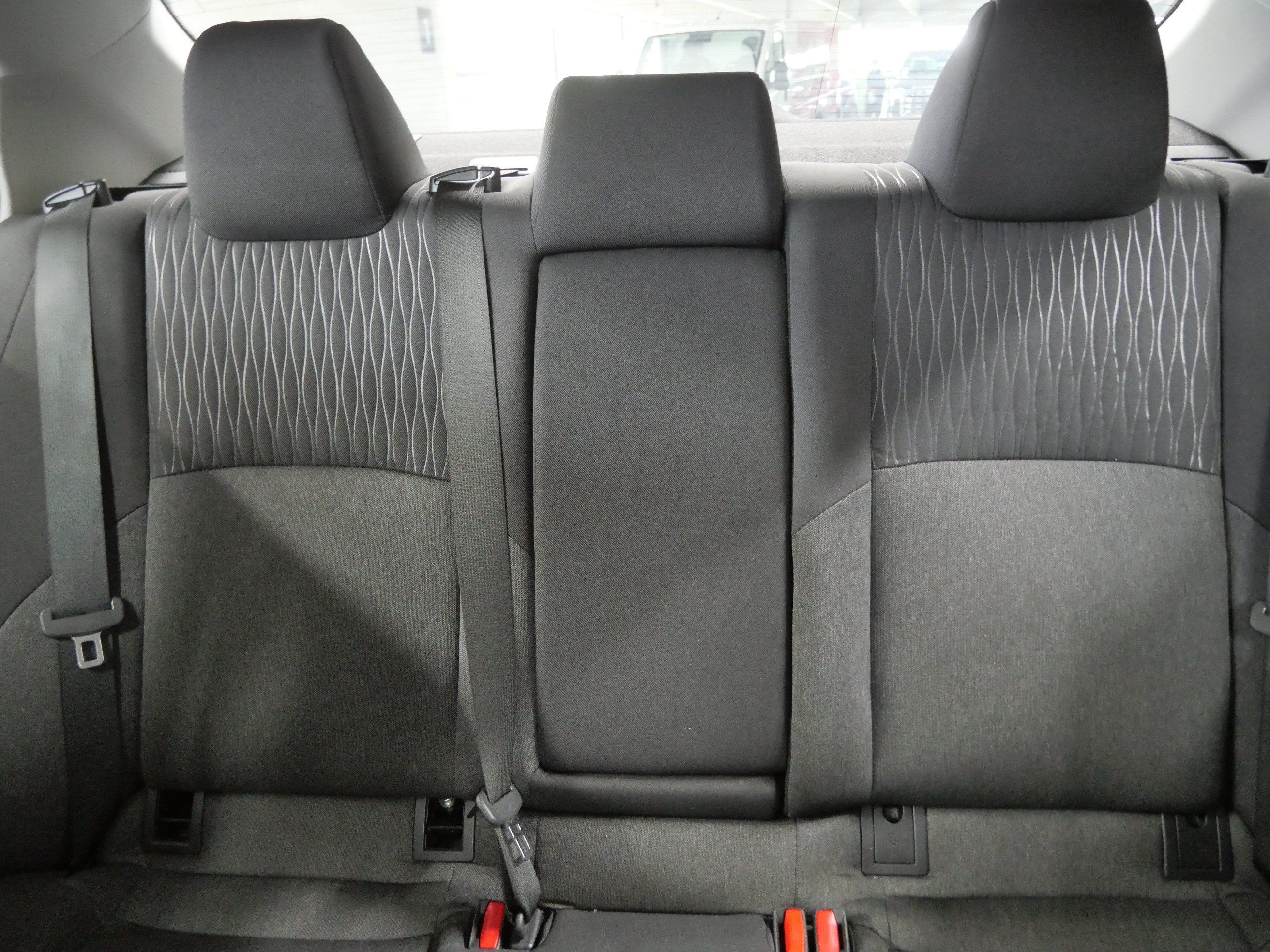 Used 2025 Toyota Camry LE FWD image 14