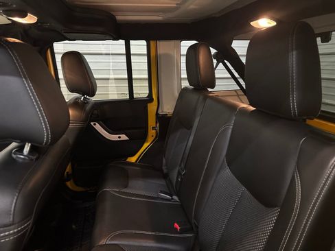Used 2015 Jeep Wrangler Unlimited Sahara AWD/4WD image 23