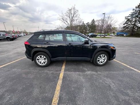 Used 2023 Toyota Corolla Cross L image 2