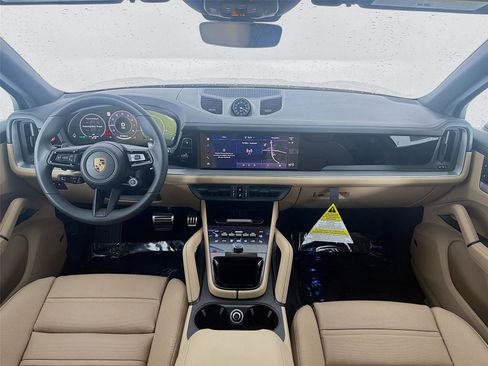 New 2026 Porsche Cayenne S image 16