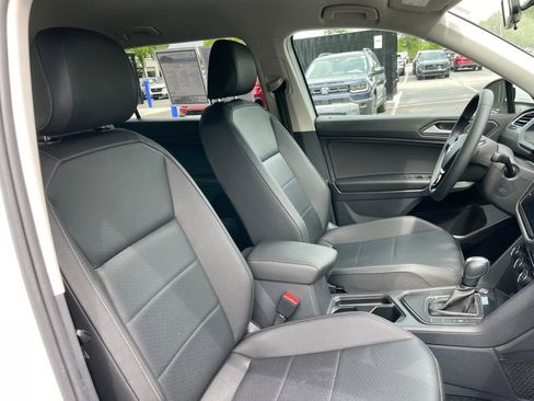 Used 2020 Volkswagen Tiguan SE FWD image 36