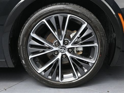 Used 2024 Toyota Prius XLE image 12