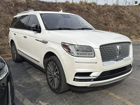 Used 2018 Lincoln Navigator Reserve w/ Technology Package image 3