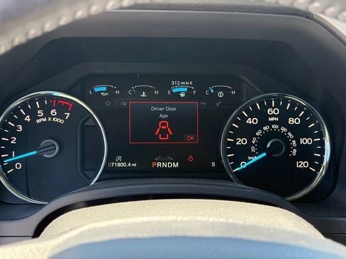 Used 2018 Ford F150 Lariat w/ Equipment Group 502A Luxury RWD image 11