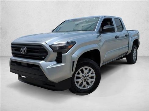 Used 2025 Toyota Tacoma SR image 1