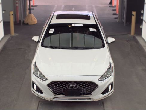 Used 2019 Hyundai Sonata FWD image 2