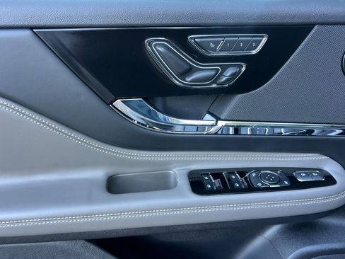 New 2026 Lincoln Corsair Grand Touring image 9