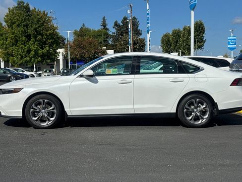 Used 2023 Honda Accord EX image 2