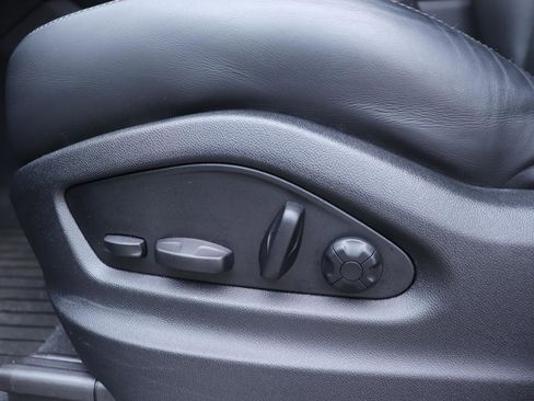 Used 2024 Porsche Cayenne Coupe image 18