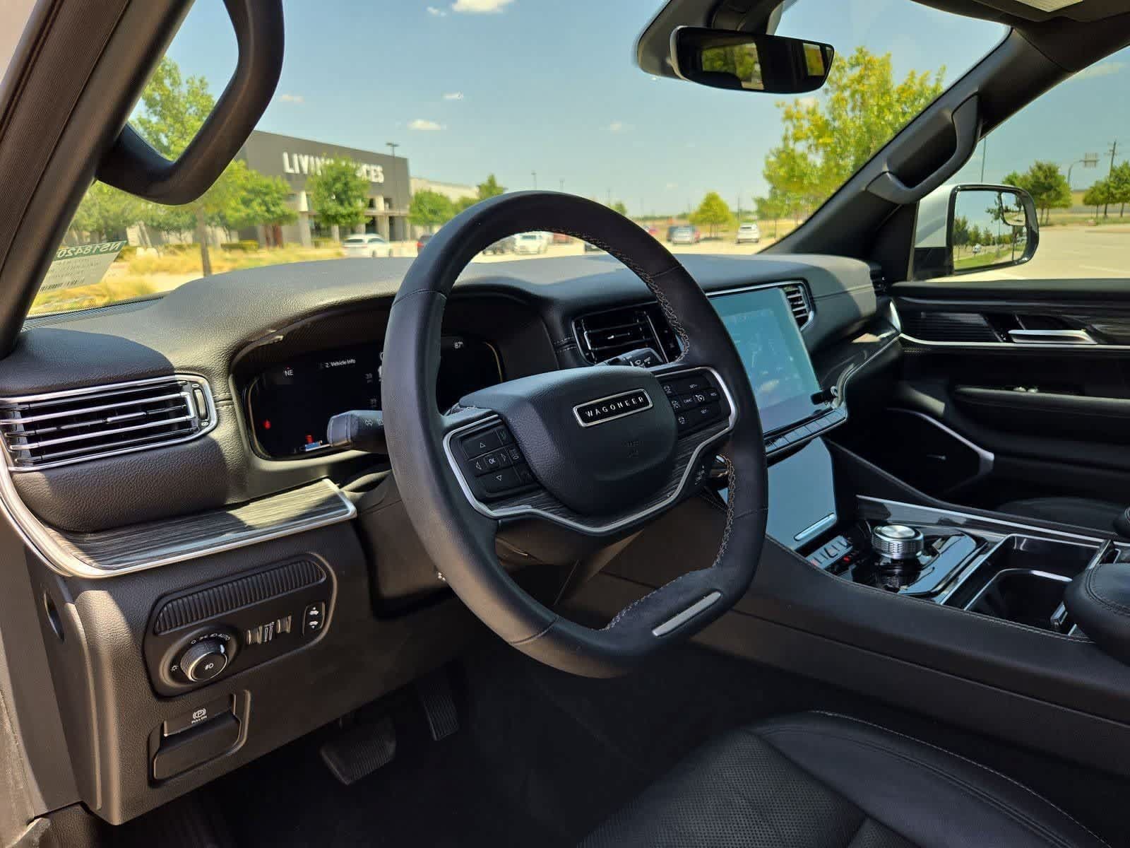 Used 2022 Jeep Wagoneer Series II w/ Premium Group I RWD image 2