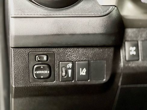 Used 2018 Toyota RAV4 LE w/ All Weather Liner Package AWD/4WD image 18