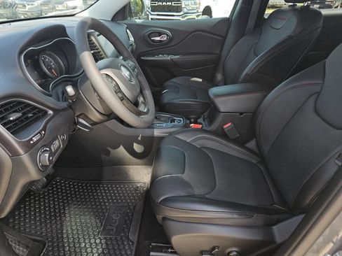 Used 2022 Jeep Cherokee Trailhawk w/ Sound & Nav Group AWD/4WD image 26