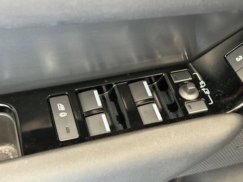 Certified 2026 Land Rover Range Rover Velar S image 15