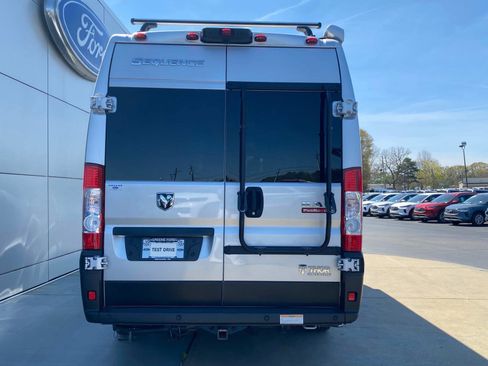 Used 2019 RAM ProMaster 3500 w/ Premium Appearance Group image 5