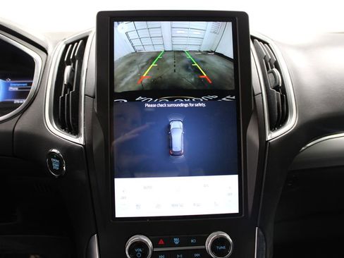 Used 2021 Ford Edge Titanium image 32