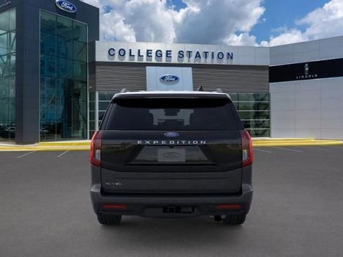 New 2025 Ford Expedition Active image 5
