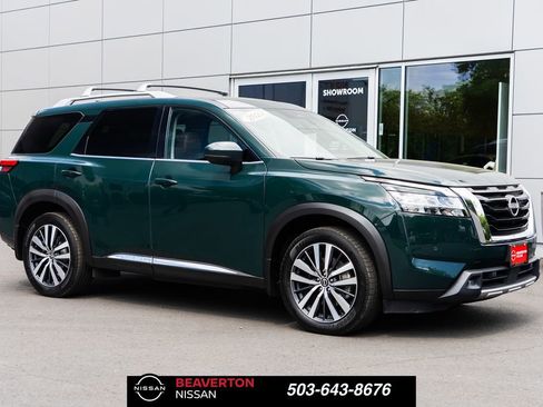 Used 2022 Nissan Pathfinder Platinum w/ Cargo Package AWD/4WD image 1