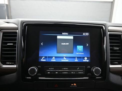 Used 2022 Nissan Frontier SV w/ Technology Package image 16