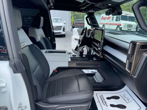 Used 2024 GMC Hummer EV 3X AWD/4WD image 32