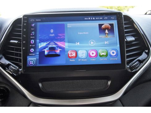 Used 2015 Jeep Cherokee Sport image 26