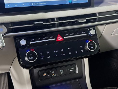Used 2025 Hyundai Tucson Limited FWD image 16