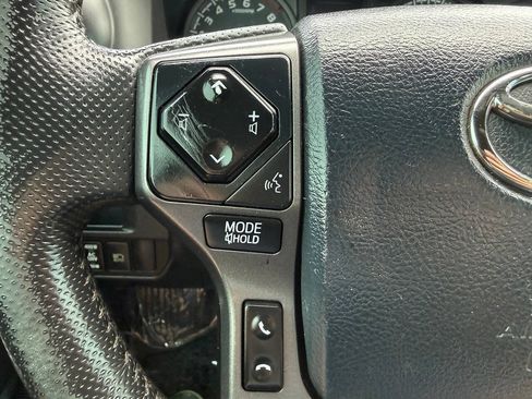 Used 2019 Toyota Tacoma TRD Off-Road w/ Technology Package AWD/4WD image 28