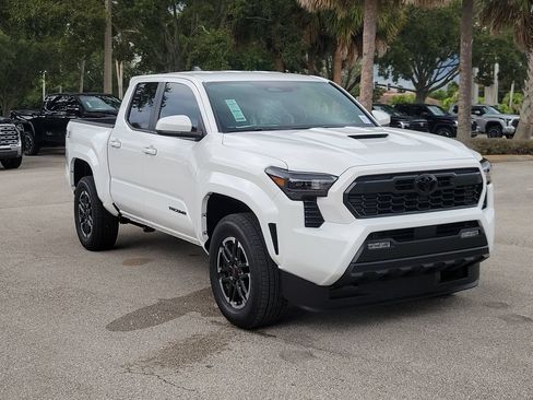New 2026 Toyota Tacoma TRD Sport RWD image 2