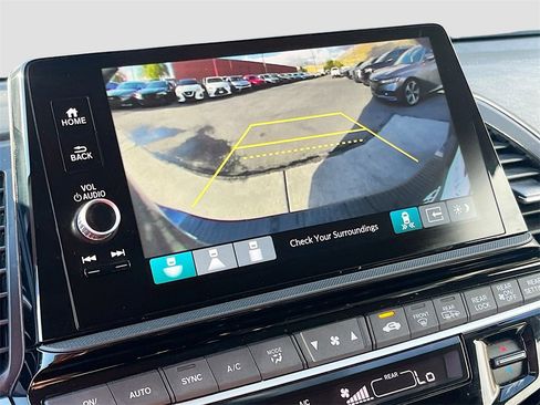 Used 2025 Honda Odyssey Touring image 14