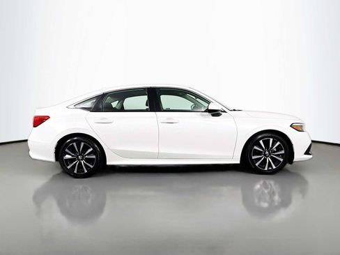 Certified 2024 Honda Civic EX image 3
