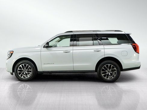 Used 2025 Ford Expedition Platinum AWD/4WD image 2