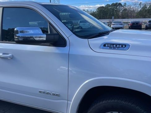 Used 2025 RAM 1500 Laramie image 12