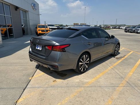 Used 2022 Nissan Altima 2.5 SR FWD image 7