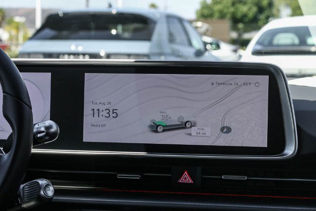 Certified 2025 Hyundai Ioniq 6 SEL RWD image 18