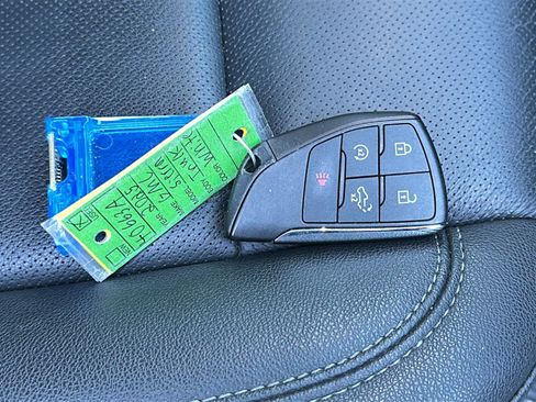 Used 2025 GMC Sierra 2500 SLT w/ SLT Premium Package image 29