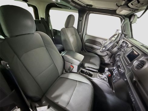 Used 2022 Jeep Wrangler Sport AWD/4WD image 18