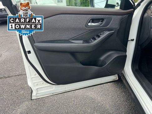 Used 2023 Nissan Rogue SV FWD image 12