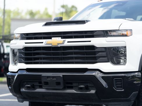 Used 2025 Chevrolet Silverado 2500 Custom w/ Z71 Off-Road Package AWD/4WD image 33