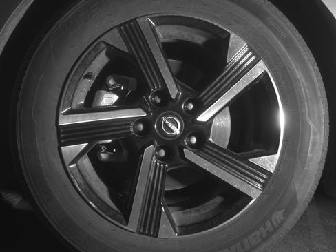 Used 2025 Nissan Sentra SV image 12