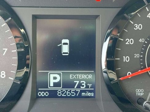 Used 2015 Toyota Sienna LE FWD image 25
