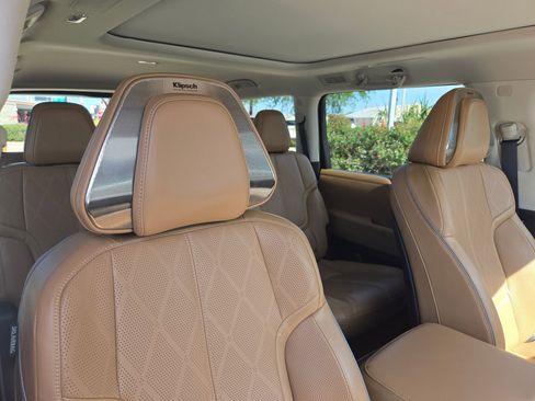 Used 2025 INFINITI QX80 Sensory AWD/4WD image 33