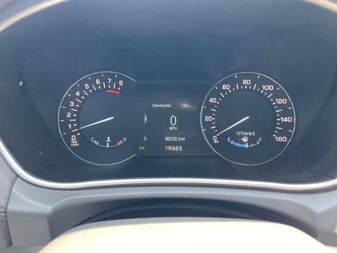 Used 2017 Lincoln MKX Select w/ Select Plus Package AWD/4WD image 16