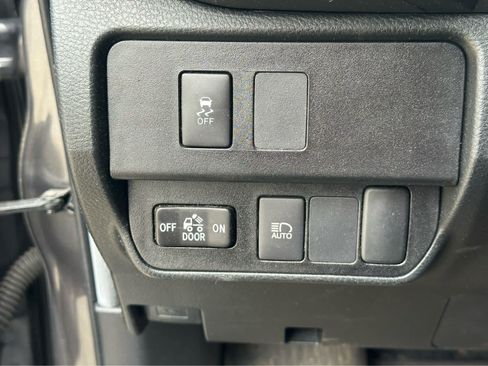 Used 2022 Toyota Tacoma SR AWD/4WD image 15