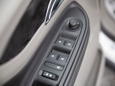 Used 2016 Buick Encore Premium AWD/4WD image 19