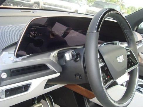 New 2026 Cadillac Vistiq Sport image 10