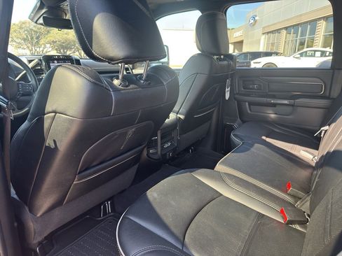 Used 2024 RAM 2500 Limited image 32