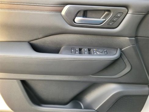 New 2026 Nissan Armada SL w/ Captain's Chari Seat Package image 23