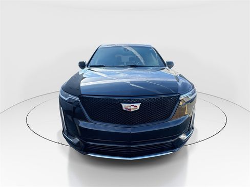 Used 2024 Cadillac XT6 Luxury image 3