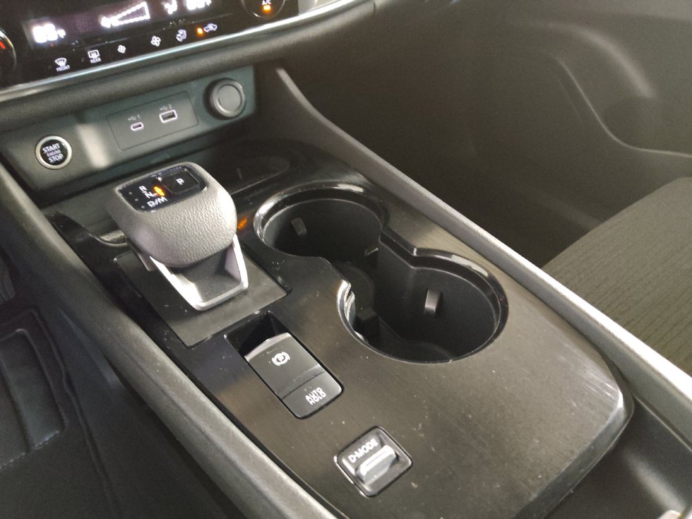 Used 2023 Nissan Rogue SV FWD image 26