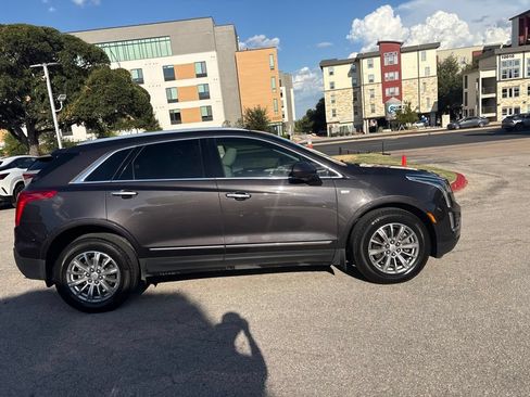 Used 2018 Cadillac XT5 Luxury w/ Driver Awareness Package AWD/4WD image 6