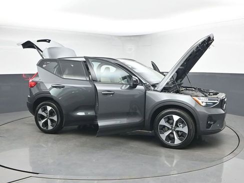 New 2026 Volvo XC40 B5 Plus w/ Protection Package Premier image 52